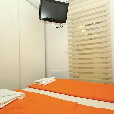 2 Bedroom Lovely In